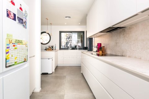 Villa for sale in Gava, Barcelona, Spain 3 bedrooms, 231 sq.m. No. 150306 - photo 21