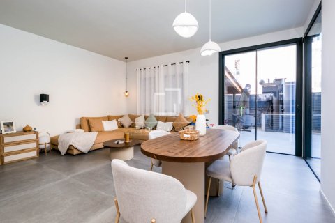 Villa for sale in Gava, Barcelona, Spain 3 bedrooms, 231 sq.m. No. 150306 - photo 10