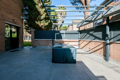 Villa for sale in Gava, Barcelona, Spain 3 bedrooms, 231 sq.m. No. 150306 - photo 9