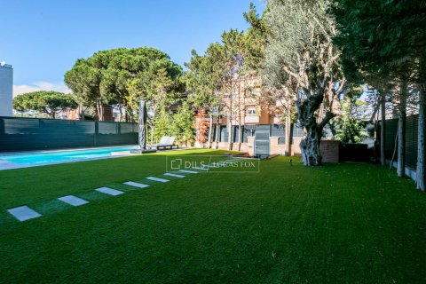 Villa for sale in Gava, Barcelona, Spain 3 bedrooms, 231 sq.m. No. 150306 - photo 5