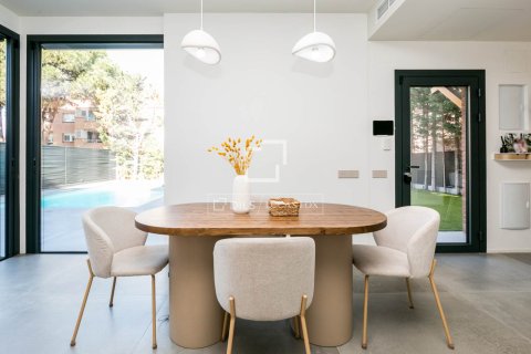 Villa for sale in Gava, Barcelona, Spain 3 bedrooms, 231 sq.m. No. 150306 - photo 14