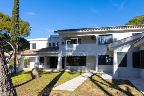 Villa for sale in Cabrera de Mar, Barcelona, Spain 8 bedrooms, 832 sq.m. No. 150305 - photo 3
