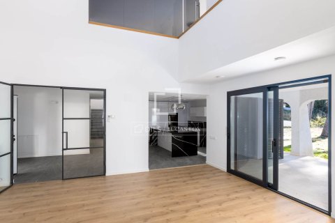 Villa for sale in Cabrera de Mar, Barcelona, Spain 8 bedrooms, 832 sq.m. No. 150305 - photo 8