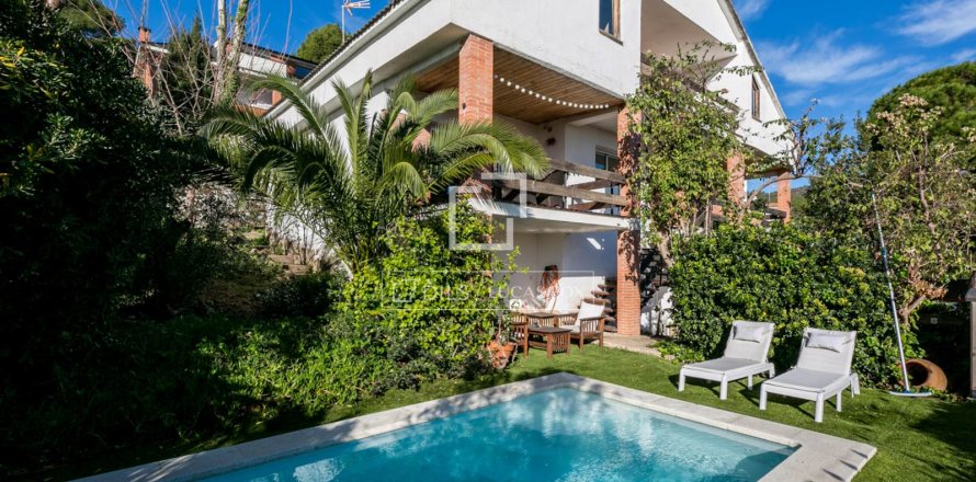 Villa a Castelldefels, Barcelona, Spagna 4 camere da letto, 406 mq. N° 150303