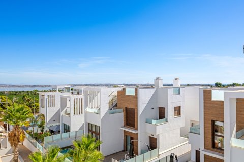 Dzīvoklis pārdošanā Torrevieja, Alicante, Spānijā 2 istabas, 179 m2 Nr. 196767 - attēls 6