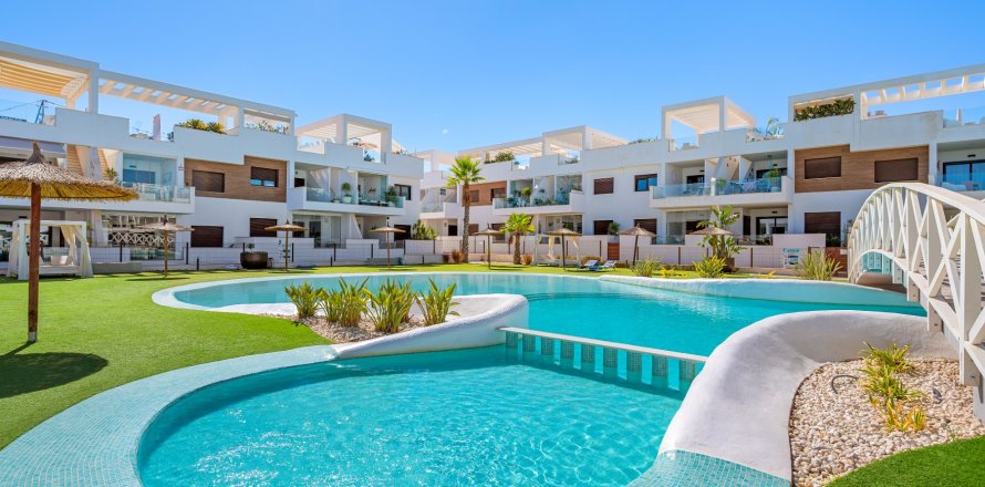 Dzīvoklis Torrevieja, Alicante, Spānijā 2 istabas, 179 m2 Nr. 196767