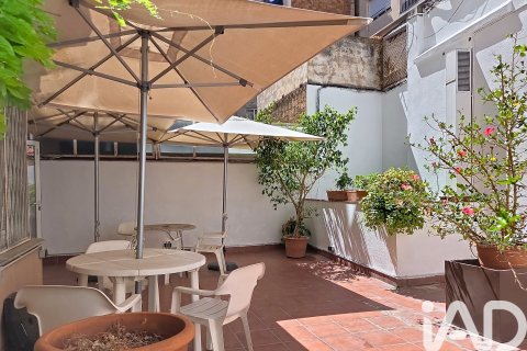 Apartment à Barcelona, Espagne 4 chambres, 92 m2 No. 188088