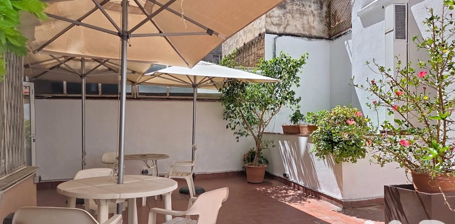 Apartment à Barcelona, Espagne 4 chambres, 92 m2 No. 188088