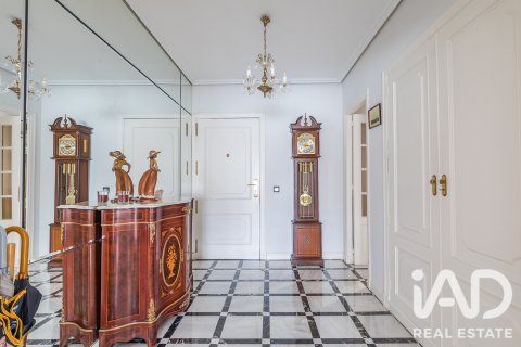 Продажа квартиры в Посуэло де Аларкон, Мадрид, Испания 5 спален, 256м2 №188082 - фото 9