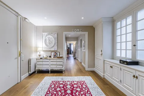 Apartamento en venta en Barcelona, España 4 dormitorios, No. 141144 - foto 11