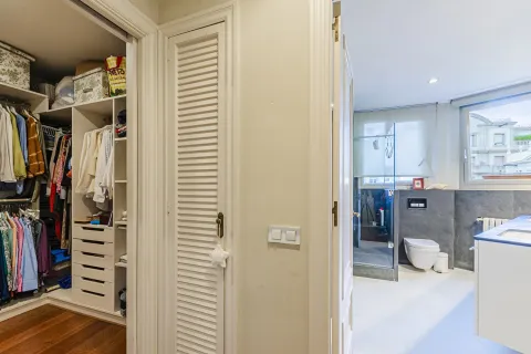 Apartamento en venta en Barcelona, España 4 dormitorios, No. 141144 - foto 15