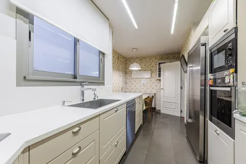 Apartamento en venta en Barcelona, España 4 dormitorios, No. 141144 - foto 7