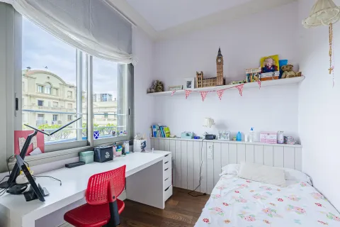 Apartamento en venta en Barcelona, España 4 dormitorios, No. 141144 - foto 22