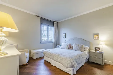 Apartamento en venta en Barcelona, España 4 dormitorios, No. 141144 - foto 13