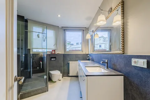 Apartamento en venta en Barcelona, España 4 dormitorios, No. 141144 - foto 16