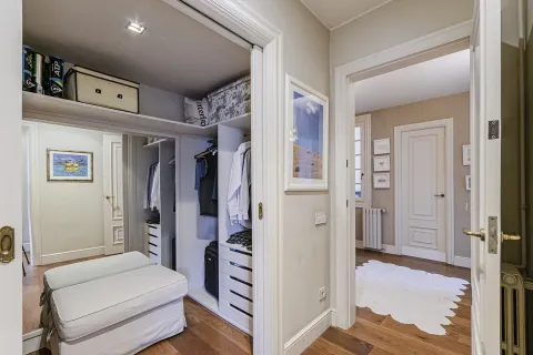 Apartamento en venta en Barcelona, España 4 dormitorios, No. 141144 - foto 14