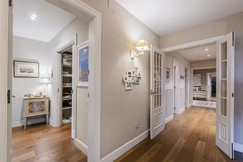 Apartamento en venta en Barcelona, España 4 dormitorios, No. 141144 - foto 12