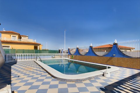 Villa till salu i Los Alcazares, Murcia, Spanien 5 sovrum,  Nr. 147443 - foto 2