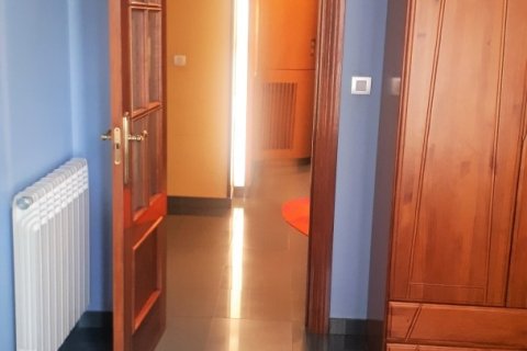 Apartamento en alquiler en León, España 2 dormitorios, 86 m2 No. 195758 - foto 10