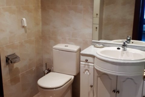 Apartamento en alquiler en León, España 2 dormitorios, 86 m2 No. 195758 - foto 14