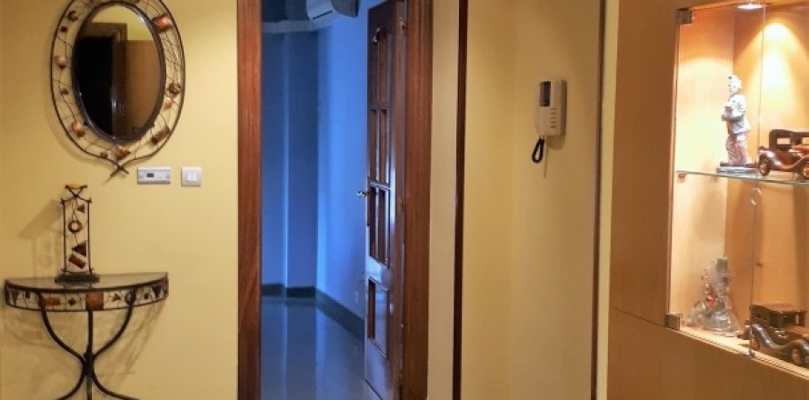Apartamento en León, España 2 dormitorios, 86 m2 No. 195758
