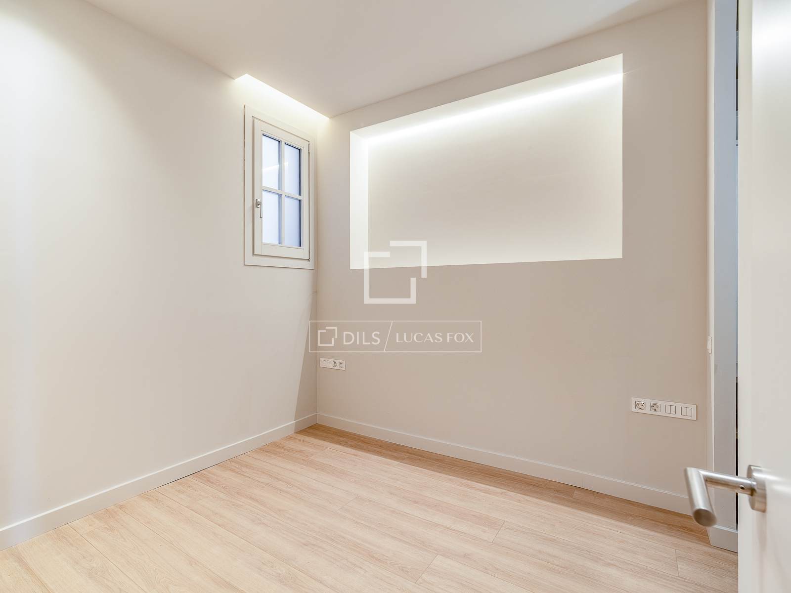 Huoneisto Barcelona, Espanja 3 makuuhuonetta, 142 m2 No. 192777