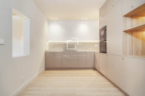Apartamento en venta en Barcelona, España 3 dormitorios, 142 m2 No. 192777 - foto 13