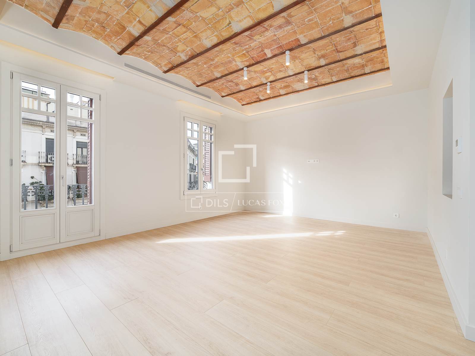 Huoneisto Barcelona, Espanja 3 makuuhuonetta, 142 m2 No. 192777