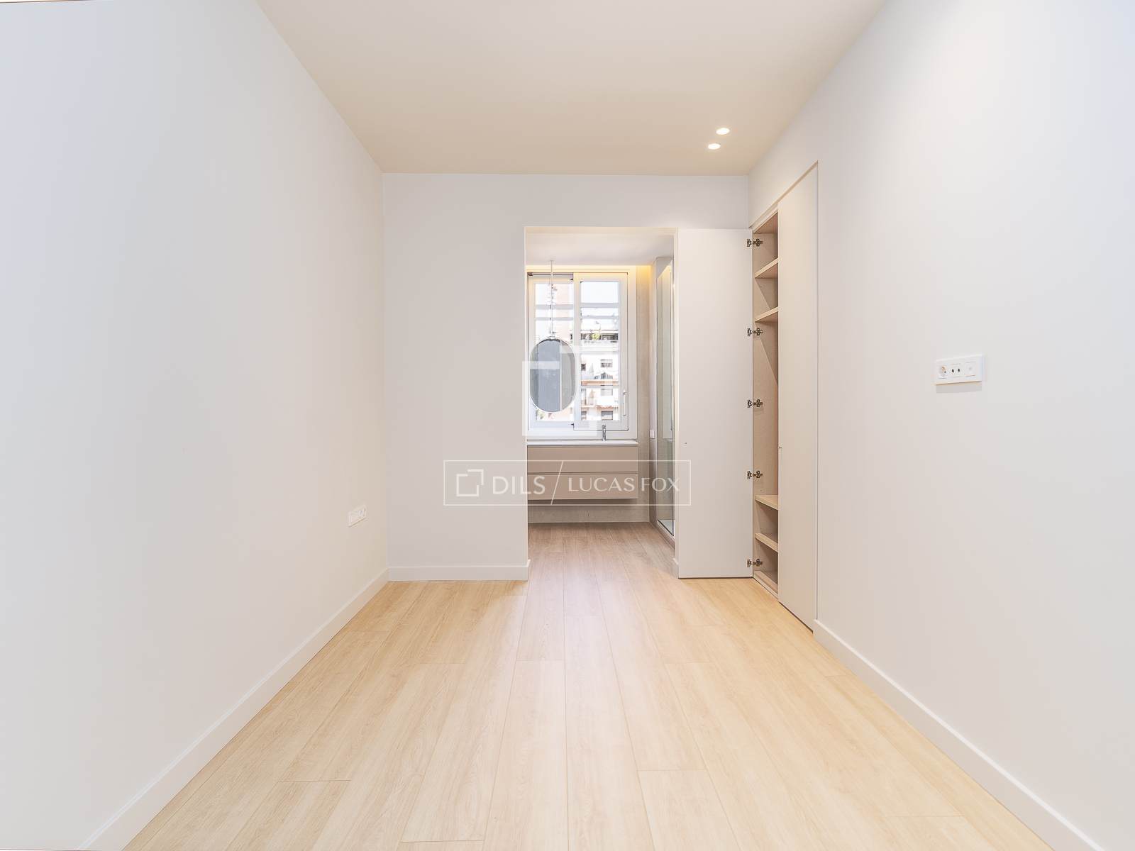 Huoneisto Barcelona, Espanja 3 makuuhuonetta, 142 m2 No. 192777