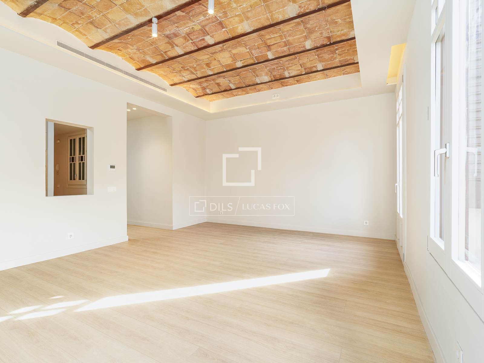 Huoneisto Barcelona, Espanja 3 makuuhuonetta, 142 m2 No. 192777
