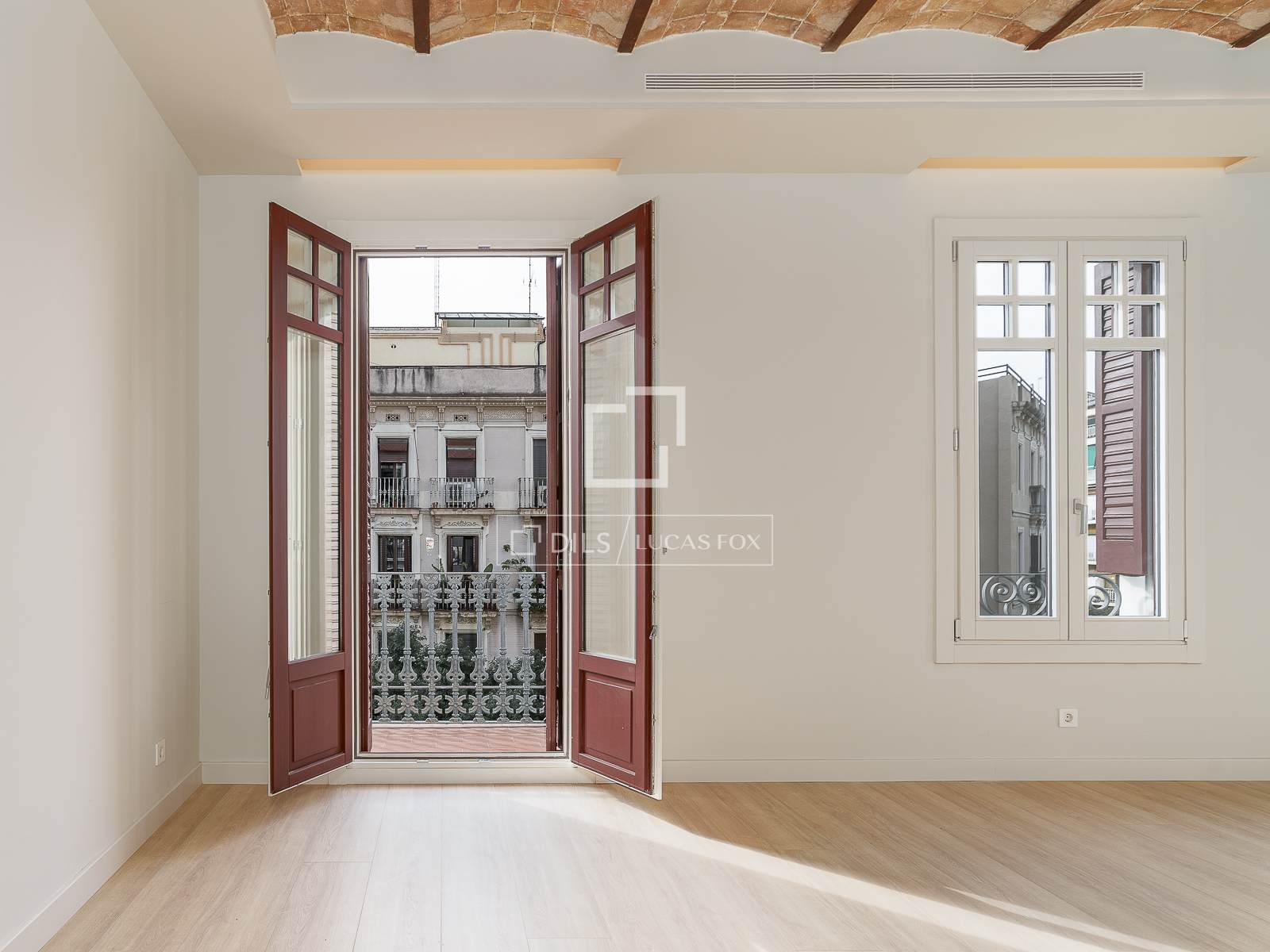 Huoneisto Barcelona, Espanja 3 makuuhuonetta, 142 m2 No. 192777