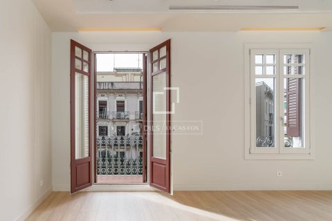 Apartamento en venta en Barcelona, España 3 dormitorios, 142 m2 No. 192777 - foto 3