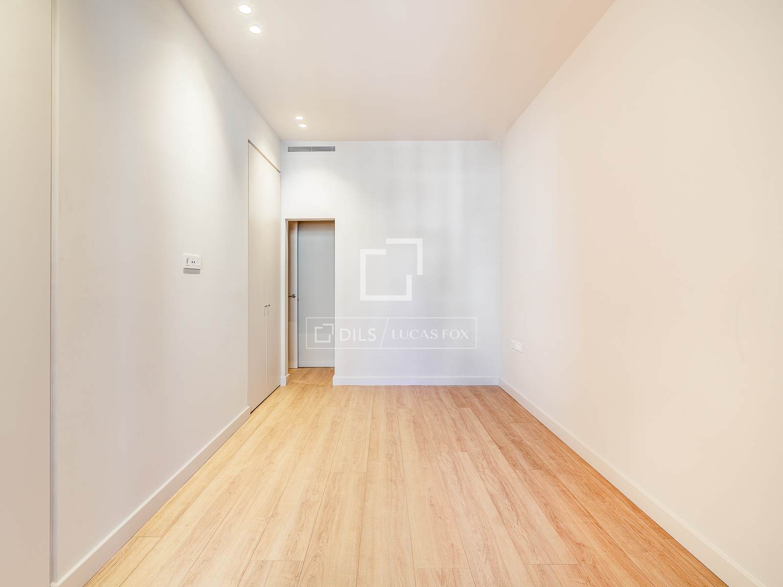 Huoneisto Barcelona, Espanja 3 makuuhuonetta, 142 m2 No. 192777