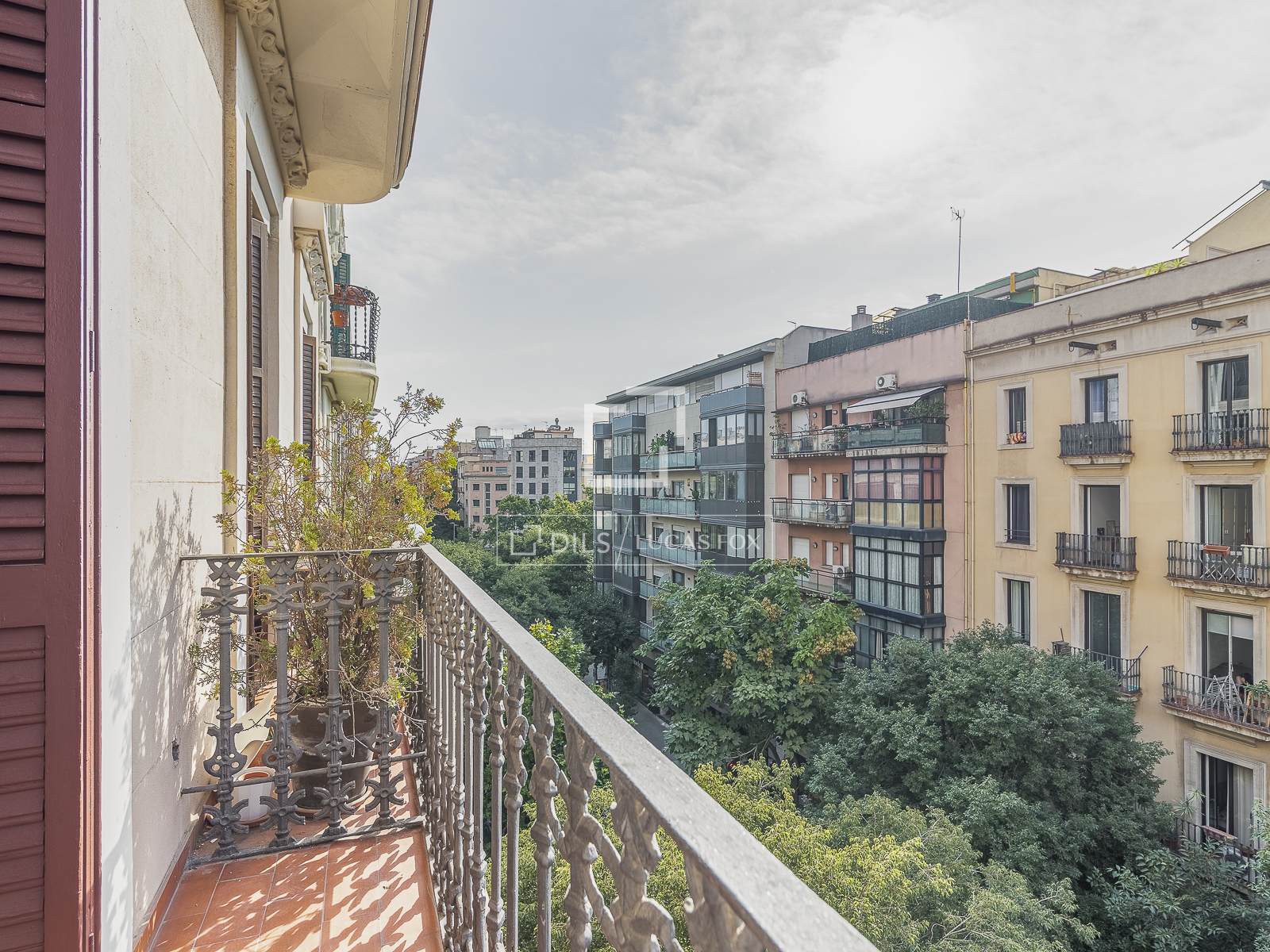 Huoneisto Barcelona, Espanja 3 makuuhuonetta, 142 m2 No. 192777