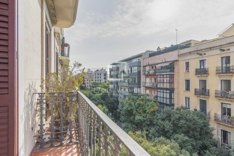 Apartamento en venta en Barcelona, España 3 dormitorios, 142 m2 No. 192777 - foto 4