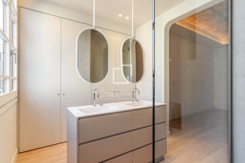 Apartamento en venta en Barcelona, España 3 dormitorios, 142 m2 No. 192777 - foto 16