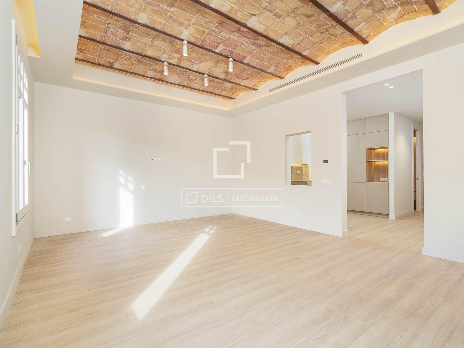 Huoneisto Barcelona, Espanja 3 makuuhuonetta, 142 m2 No. 192777