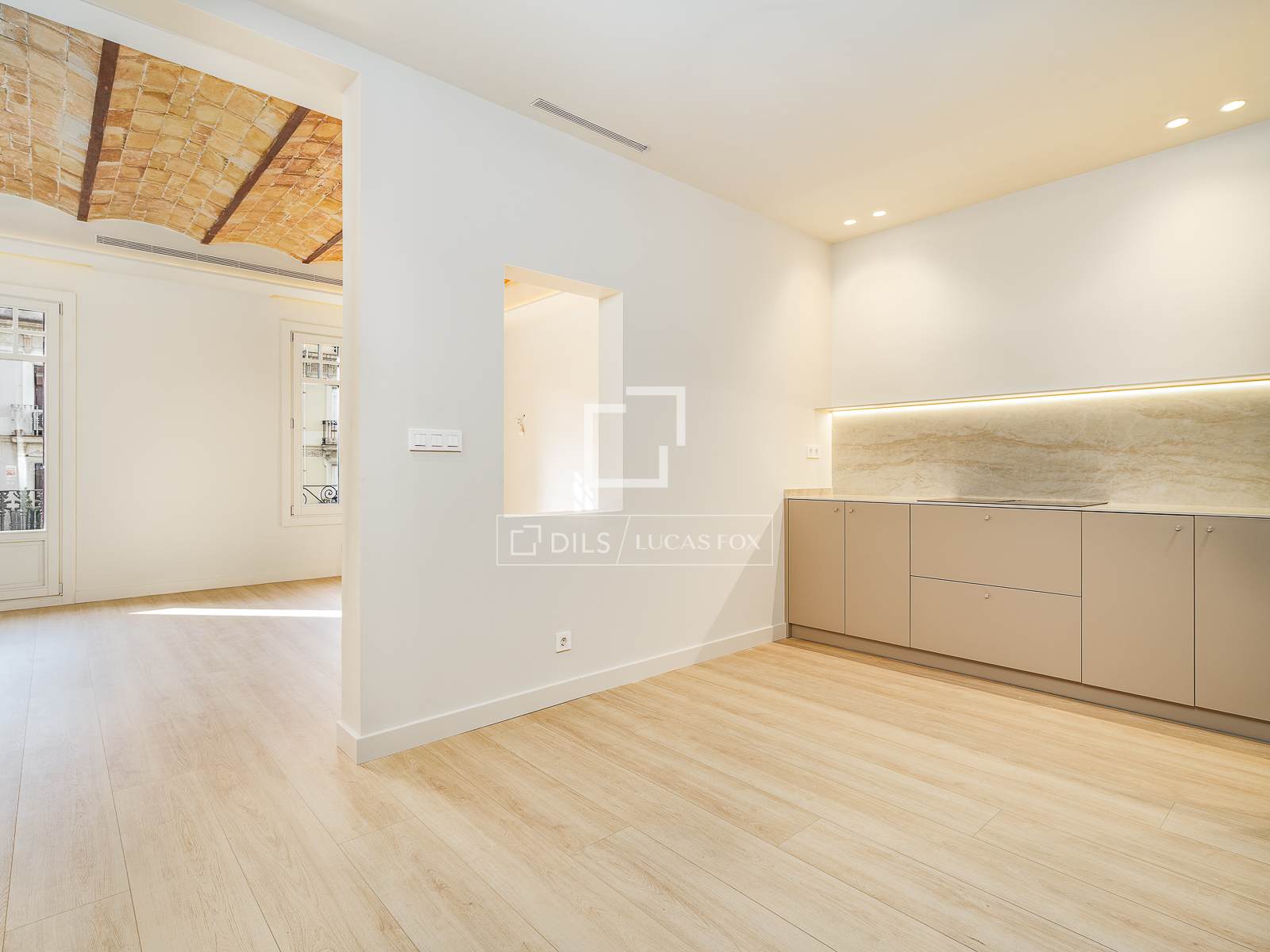 Huoneisto Barcelona, Espanja 3 makuuhuonetta, 142 m2 No. 192777