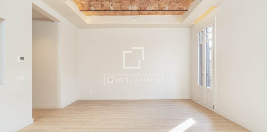 Apartamento en Barcelona, España 3 dormitorios, 142 m2 No. 192777