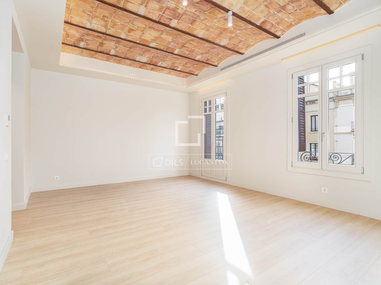 Huoneisto Barcelona, Espanja 3 makuuhuonetta, 142 m2 No. 192777