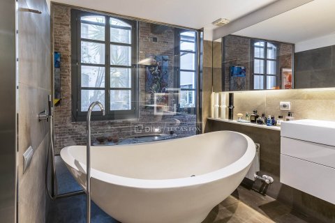 Huoneisto myytävänä Barcelona, Espanja, 2 makuuhuonetta, 162 m2 No. 192775 - kuva 24