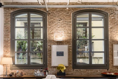 Huoneisto myytävänä Barcelona, Espanja, 2 makuuhuonetta, 162 m2 No. 192775 - kuva 3
