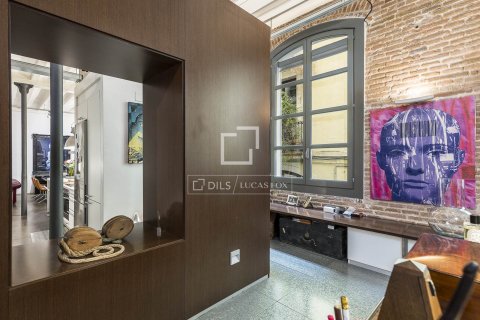 Huoneisto myytävänä Barcelona, Espanja, 2 makuuhuonetta, 162 m2 No. 192775 - kuva 17