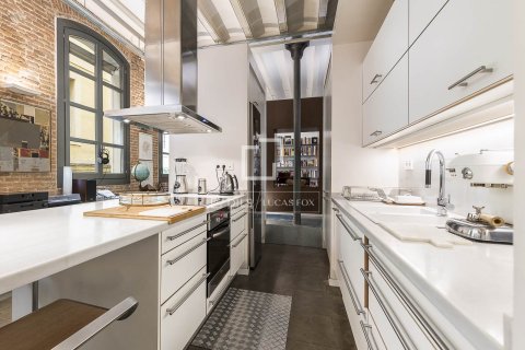 Huoneisto myytävänä Barcelona, Espanja, 2 makuuhuonetta, 162 m2 No. 192775 - kuva 9