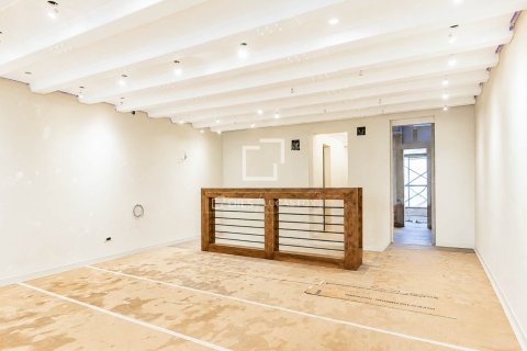 Huoneisto myytävänä Barcelona, Espanja, 3 makuuhuonetta, 132 m2 No. 192774 - kuva 7