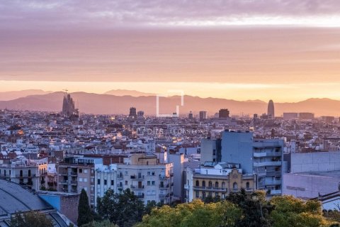 Huoneisto myytävänä Barcelona, Espanja, 3 makuuhuonetta, 132 m2 No. 192774 - kuva 23