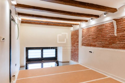 Huoneisto myytävänä Barcelona, Espanja, 3 makuuhuonetta, 132 m2 No. 192774 - kuva 6