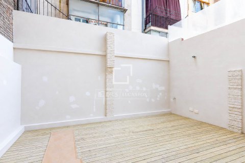Huoneisto myytävänä Barcelona, Espanja, 3 makuuhuonetta, 132 m2 No. 192774 - kuva 20