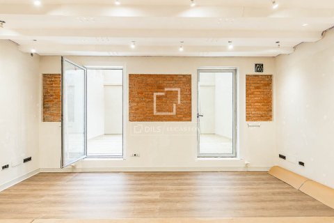 Huoneisto myytävänä Barcelona, Espanja, 3 makuuhuonetta, 132 m2 No. 192774 - kuva 21