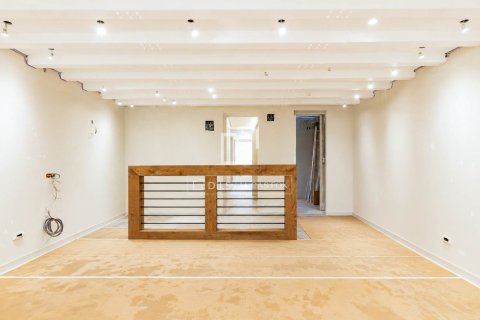 Huoneisto myytävänä Barcelona, Espanja, 3 makuuhuonetta, 132 m2 No. 192774 - kuva 8
